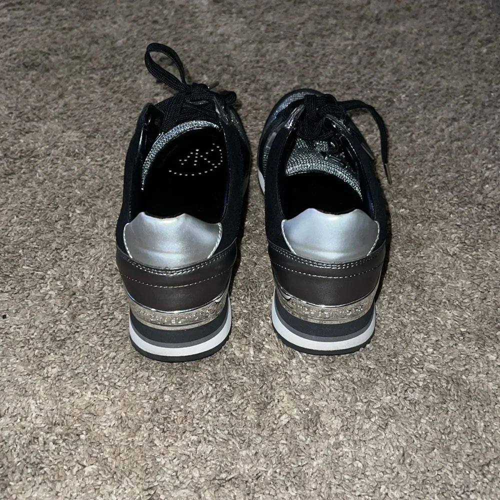 Michael Kors shoes size seven - Picture 4 of 7